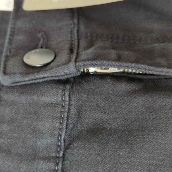 Chico's PLATINUM Barely Bootcut Jeans in Black 18 Tall - Picture 9 of 16